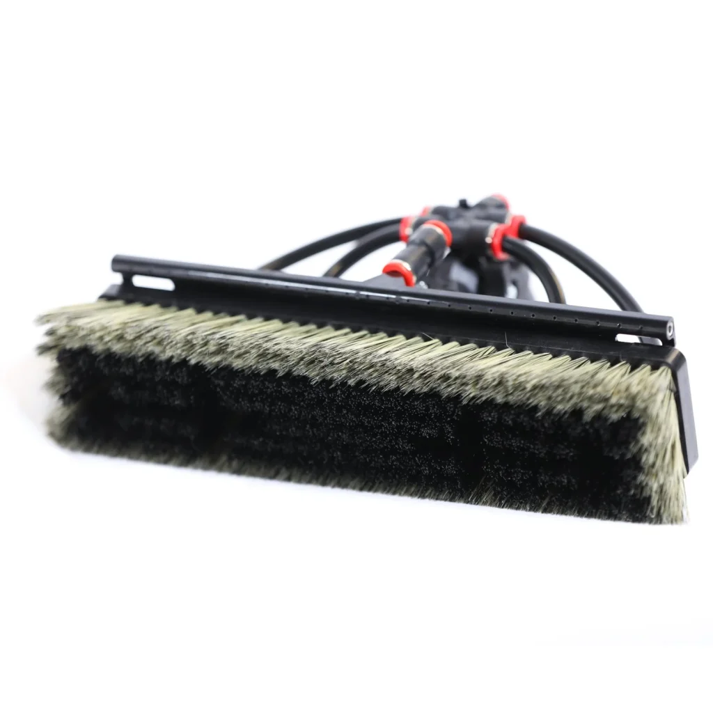 Tucker Alpha Honey Badger Brush